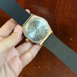 SIÊU SALE HÀNG TRUNG CẤP ĐỒNG HỒ NAM HULOT DÂY DA MẶT TRÒN GIÁ MỚI