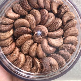 Hạt Điều rang muối Bình phước - hộp điều xếp hoa 500gr