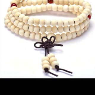 Chuỗi gỗ đẹp đeo tay 3 tầng màu trắng ngà