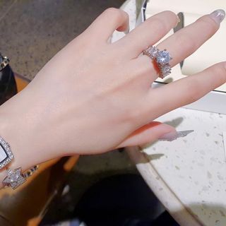 ĐỒNG HỒ NỮ SIÊU CẤP CHANEU VÒNG KIỀNG BẠCH KIM ĐÍNH ĐÁ FULLBOX HÃNG