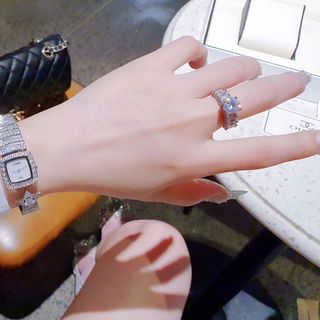 ĐỒNG HỒ NỮ SIÊU CẤP CHANEU VÒNG KIỀNG BẠCH KIM ĐÍNH ĐÁ FULLBOX HÃNG