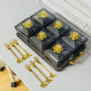 Khay Mứt 6 Hũ Thủy Tinh+ Nắp Nhựa Núm Hoa + Khay Nhựa ( THÙNG 24B )