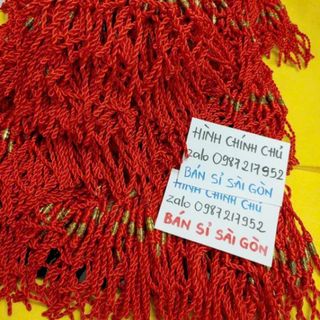 Dây đeo tay màu đỏ mix mặt kim loại màu vàng đẹp nha