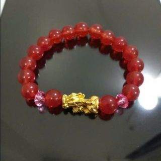 Chuỗi đeo tay phong thủy màu đỏ tỳ hưu vòng tay đỏ rất đẹp y như hình