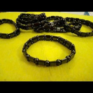 Vòng tay cho nam chất liệu kim loại