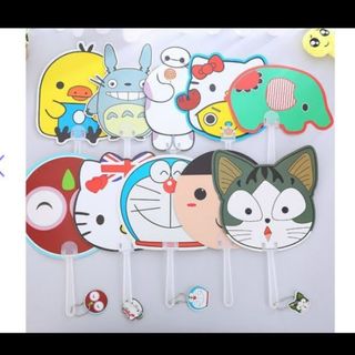 Quạt cầm tay có nhiều mẫu nha