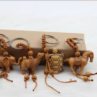 Móc khóa phong thủy có nhiều mẫu nha móc chìa khóa