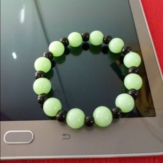 Vòng tay đá đen mix đá xanh lá chuỗi đeo tay