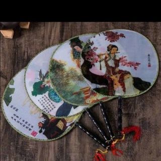 Quạt vải cổ trang nhiều mẫu ngẫu nhiên nha