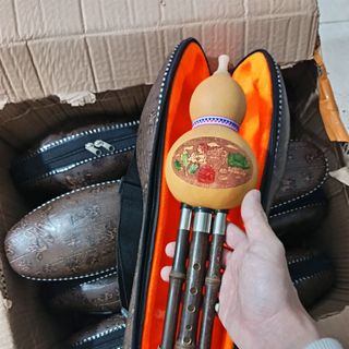 Sáo bầu trúc tím