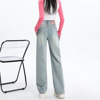 Quần jean xuông lưng cao màu xanh sáng họa tiết in siêu xinh, Quần bò nữ ống rộng họa tiết in hot hit MC JEANS