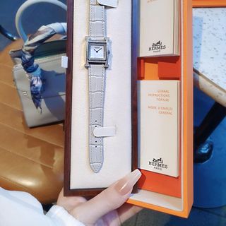 ĐỒNG HỒ NỮ CAO CẤP HERME HÊURE H  VIỀN ĐÁ TẶNG KÈM DÂY DA XỊN