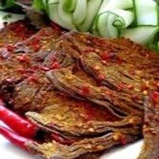 BÒ KHÔ MIẾNG - ĐẶC SẢN GIA LAI TÂY NGUYÊN - HỘP 500G 🥩🌄