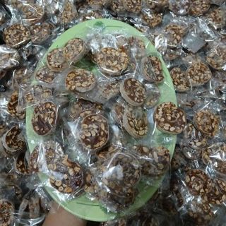 1kg Kẹo chuối đậu phộng cuộn bánh tráng giòn