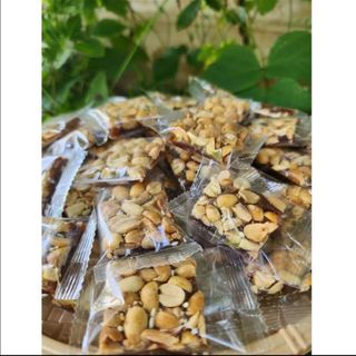 1kg Kẹo khóm chuối đậu phộng chua ngọt