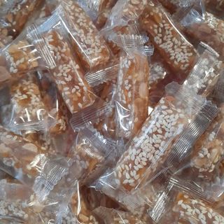 1kg kẹo mè xửng,  kẹo dẻo mạch nha mè rang đậu phộng