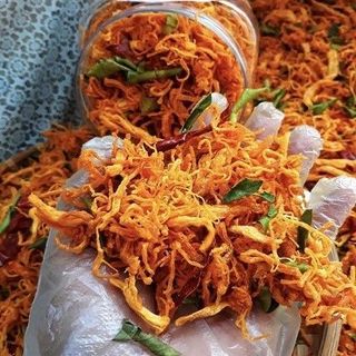 KHÔ GÀ LÁ CHANH – HỘP 500G 🐣🌿