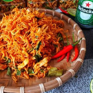 KHÔ GÀ LÁ CHANH – HỘP 500G