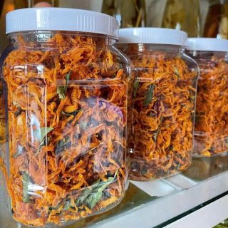 KHÔ GÀ LÁ CHANH – HỘP 500G 🐣🌿