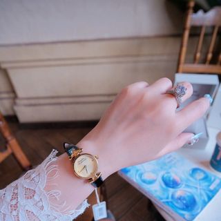 ĐỒNG HỒ NỮ CAO CẤP VIVIENNE MAIDA DÂY DA MẶT VÀNG MINI FULLBOX