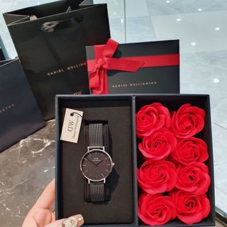 SET DANIEL CAO CẤP DA LƯỚI PETITE VÀ HOA HỒNG HỘP NƠ ĐỎ
