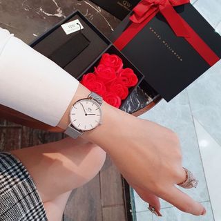 SET DANIEL CAO CẤP DA LƯỚI PETITE VÀ HOA HỒNG HỘP NƠ ĐỎ