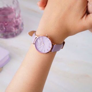 ĐỒNG HỒ NỮ CAO CẤP D WELLINGTON PETITE LAVENDER DÂY DA MẶT TRÒN TÍM HỘP NƠ ĐỎ