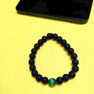 Chuỗi đeo tay phong thủy đá đen mờ 8ly nhé