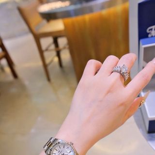 ĐỒNG HỒ NỮ CHÍNH HÃNG FUNMEI F2085 DÂY THÉP BẠC NIỀNG KHÍA FULLBOX TEM HÃNG