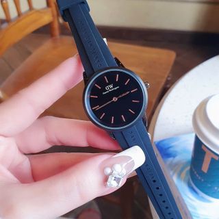 XẢ CUỐI NĂM ĐỒNG HỒ NỮ THỜI TRANG DANIEL W MOTION DÂY CAO SU ĐEN