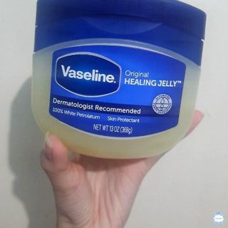 Dưỡng môi Vaseline