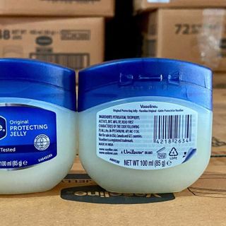 Dưỡng môi Vaseline