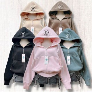 Áo Khoác Lửng Logo Thêu Hình Kim Ngưu - Thời Trang Nữ Tiện Dụng