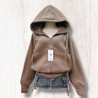 Áo Khoác Lửng Logo Thêu Hình Kim Ngưu - Thời Trang Nữ Tiện Dụng