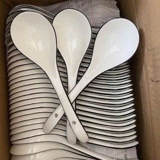 SET 2 MUỖNG SỨ MÚC CANH LỚN VIỀN ĐEN