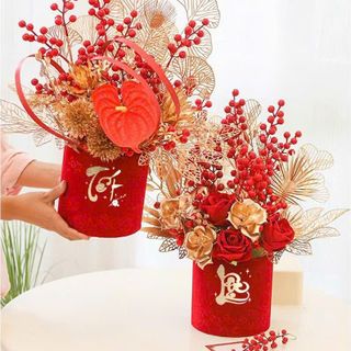 SET 2 TRỤ NHUNG ĐỎ CẮM HOA (18CM VÀ 16.5CM) ($)