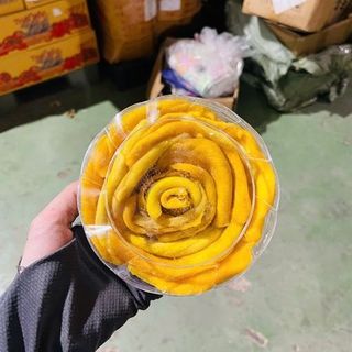 Xoài Sấy Dẻo Xếp Hoa Hồng