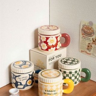 Cốc Sứ Quai Có Nắp Họa Tiết ( THÙNG 60C )