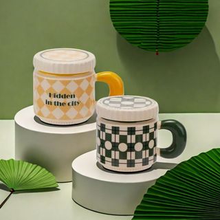 Cốc Sứ Quai Có Nắp Họa Tiết ( THÙNG 60C )