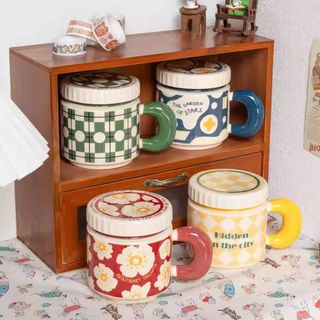 Cốc Sứ Quai Có Nắp Họa Tiết ( THÙNG 60C )