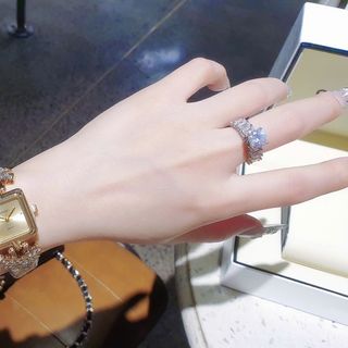 SĂN SALE ĐỒNG HỒ NỮ THỜI TRANG CHANEU MẶT VUÔNG DÂY XI VÀNG KẾT NGỌC TRAI