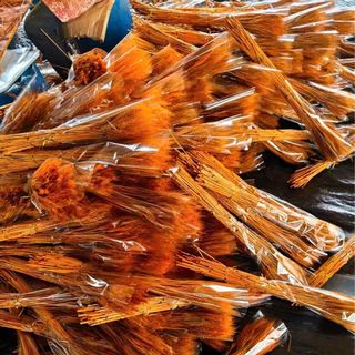 Lúa khô cam . Thùng 100 bó 23k/bo