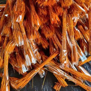 Lúa khô cam . Thùng 100 bó 23k/bo