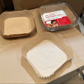 Set 50 giấy nến vàng VUÔNG đóng khay nhựa