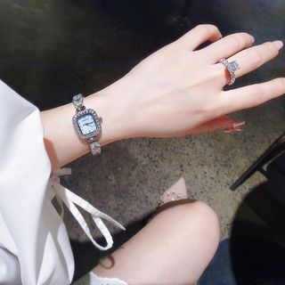 ĐỒNG HỒ NỮ CHÍNH HÃNG COMLOVEI  DÂY PHA LÊ MẶT VUÔNG FULLBOX