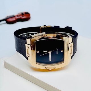 ĐỒNG HỒ NAM CAO CẤP GUECC DÂY DA ĐEN MẶT TRƠN NIỀNG THÉP VÀNG FULLBOX