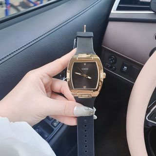 ĐỒNG HỒ NAM CAO CẤP GUECC DÂY DA ĐEN MẶT TRƠN NIỀNG THÉP VÀNG FULLBOX