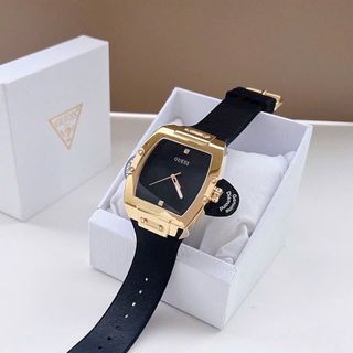 ĐỒNG HỒ NAM CAO CẤP GUECC DÂY DA ĐEN MẶT TRƠN NIỀNG THÉP VÀNG FULLBOX