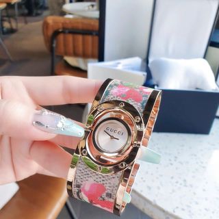 ĐỒNG HỒ NỮ CAO CẤP GUCHI VÒNG BẢNG MẶT XOAY ĐÁY CON ONG DÂY THÉP BỌC DA