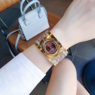 ĐỒNG HỒ NỮ CAO CẤP GUCHI VÒNG BẢNG MẶT XOAY ĐÁY CON ONG DÂY THÉP BỌC DA